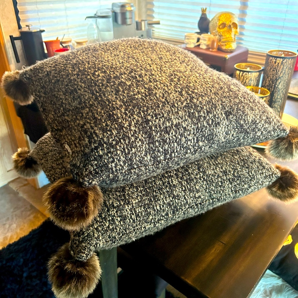 Pillows 20”x20” knit with faux fur poms set of two